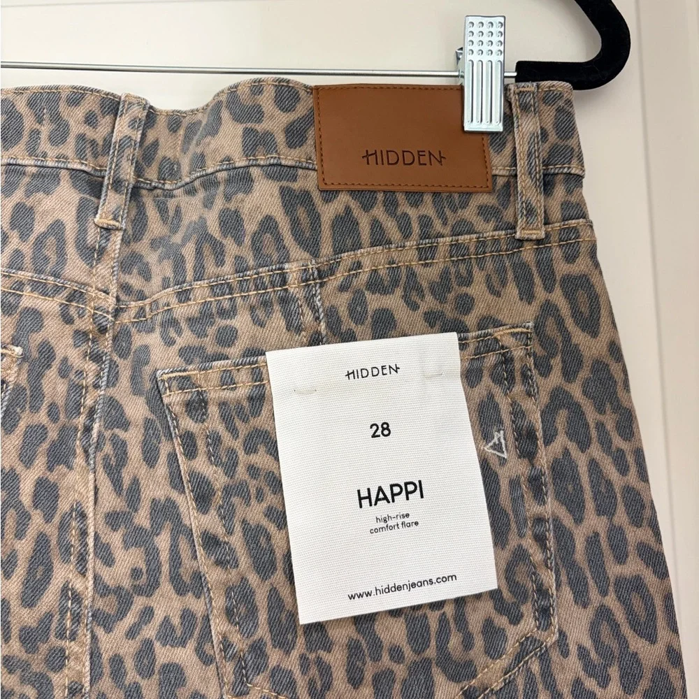 NWT Hidden “Happi” leopard wide leg jeans from Buckle - Picture 5 of 10